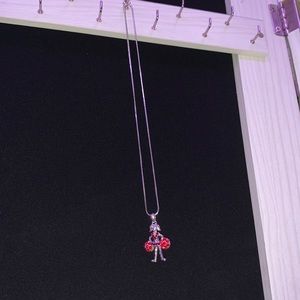 Cheerleader necklace legs move